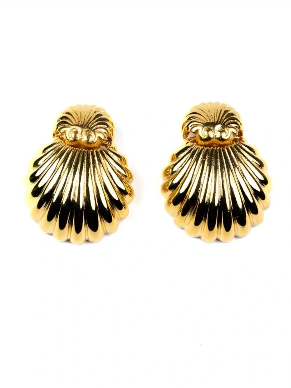 Kenneth Jay Lane GOLD SEASHELL CLIP EARRINGS - Picture 4 of 7